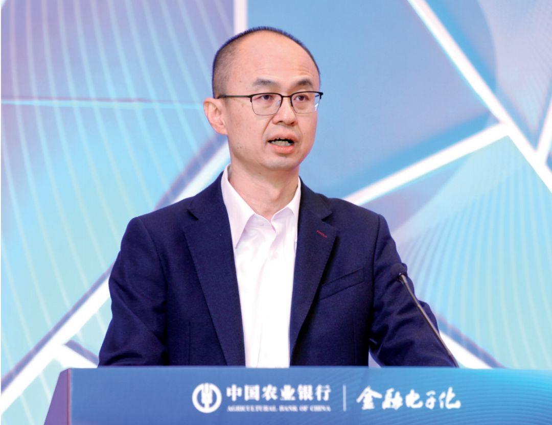 最新科技產(chǎn)品，驅(qū)動(dòng)世界變革，自信與成就感的源泉