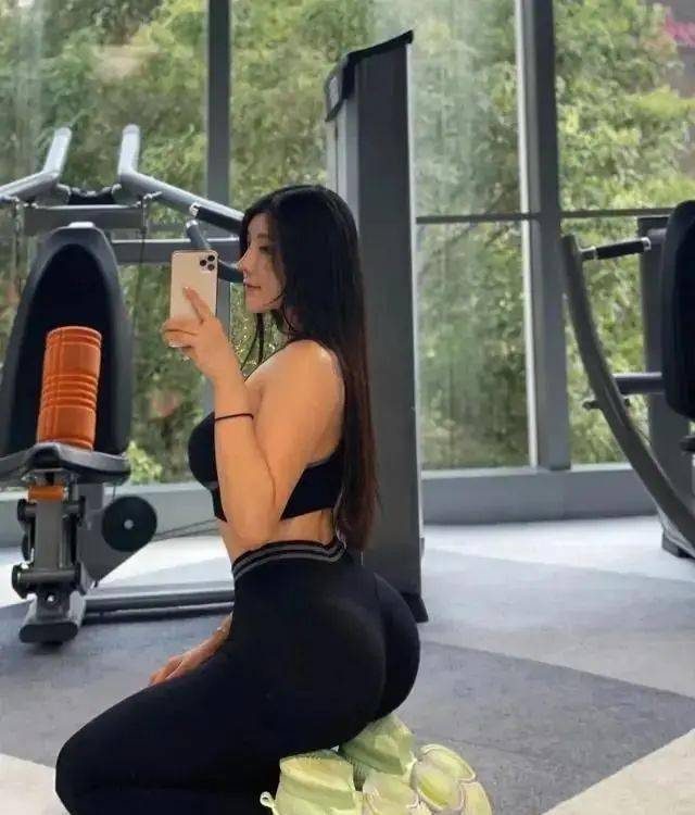 打美女的屁股比賽，扭曲娛樂(lè)還是暴力行為？